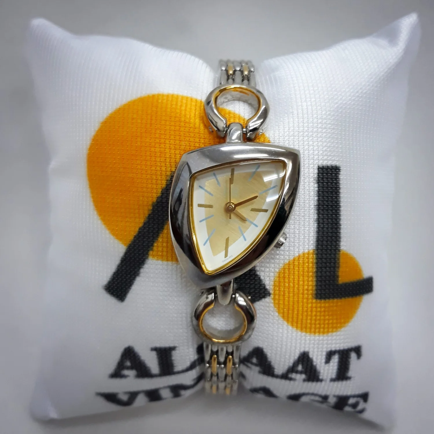 Q&Q Vintage Kadın Kol Saati - Thumbnail 3